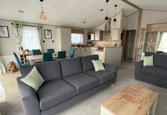 Mobile home in Rye Harbour - River View - Overlooking the river 