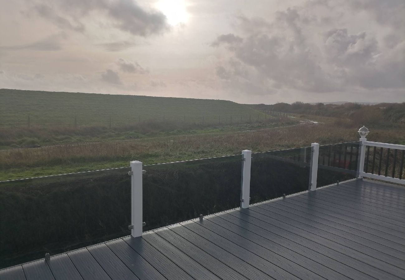Mobile home in Rye Harbour - River View - Overlooking the river 