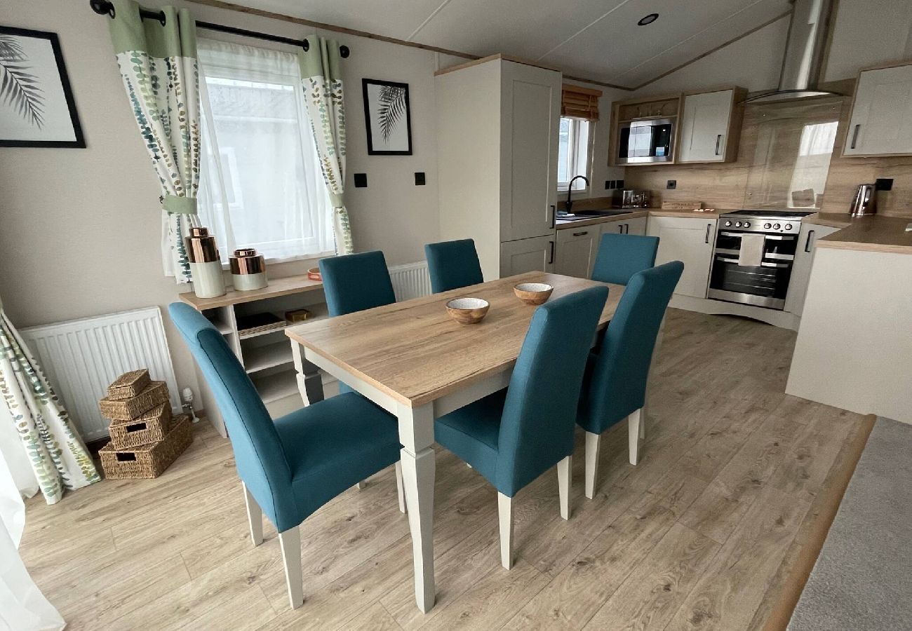 Mobile home in Rye Harbour - River View - Overlooking the river 