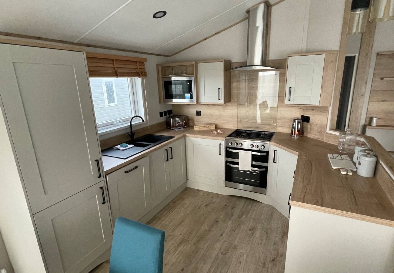 Mobile home in Rye Harbour - River View - Overlooking the river 