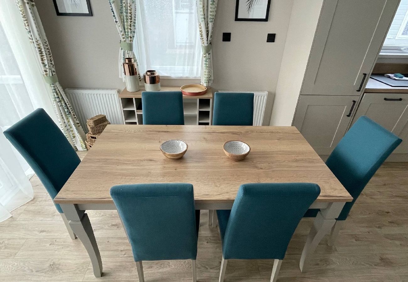 Mobile home in Rye Harbour - River View - Overlooking the river 