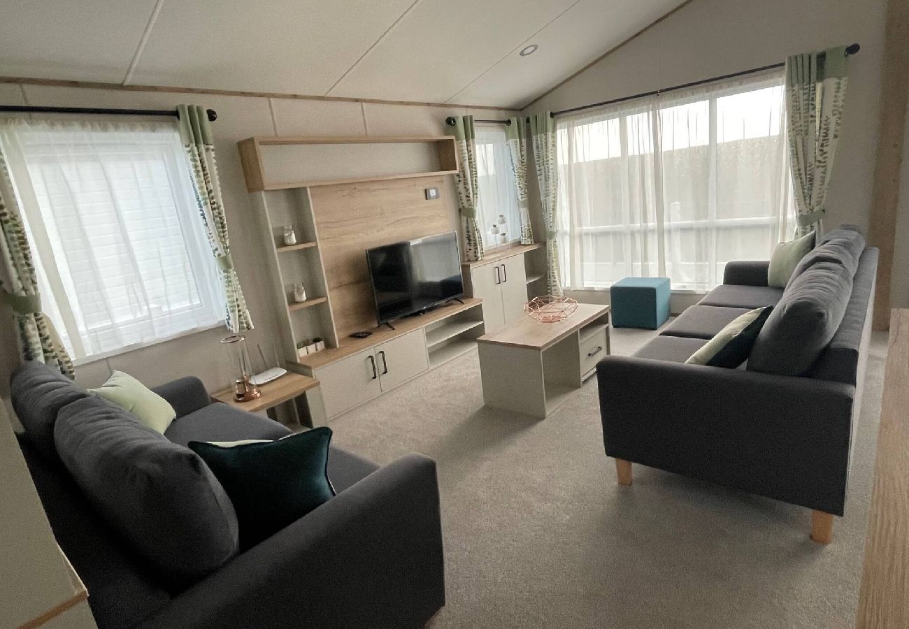 Mobile home in Rye Harbour - River View - Overlooking the river 