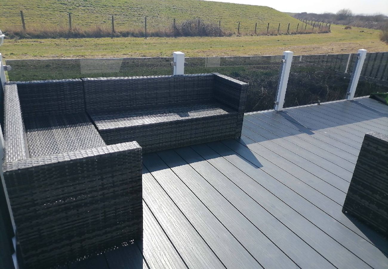 Mobile home in Rye Harbour - River View - Overlooking the river 