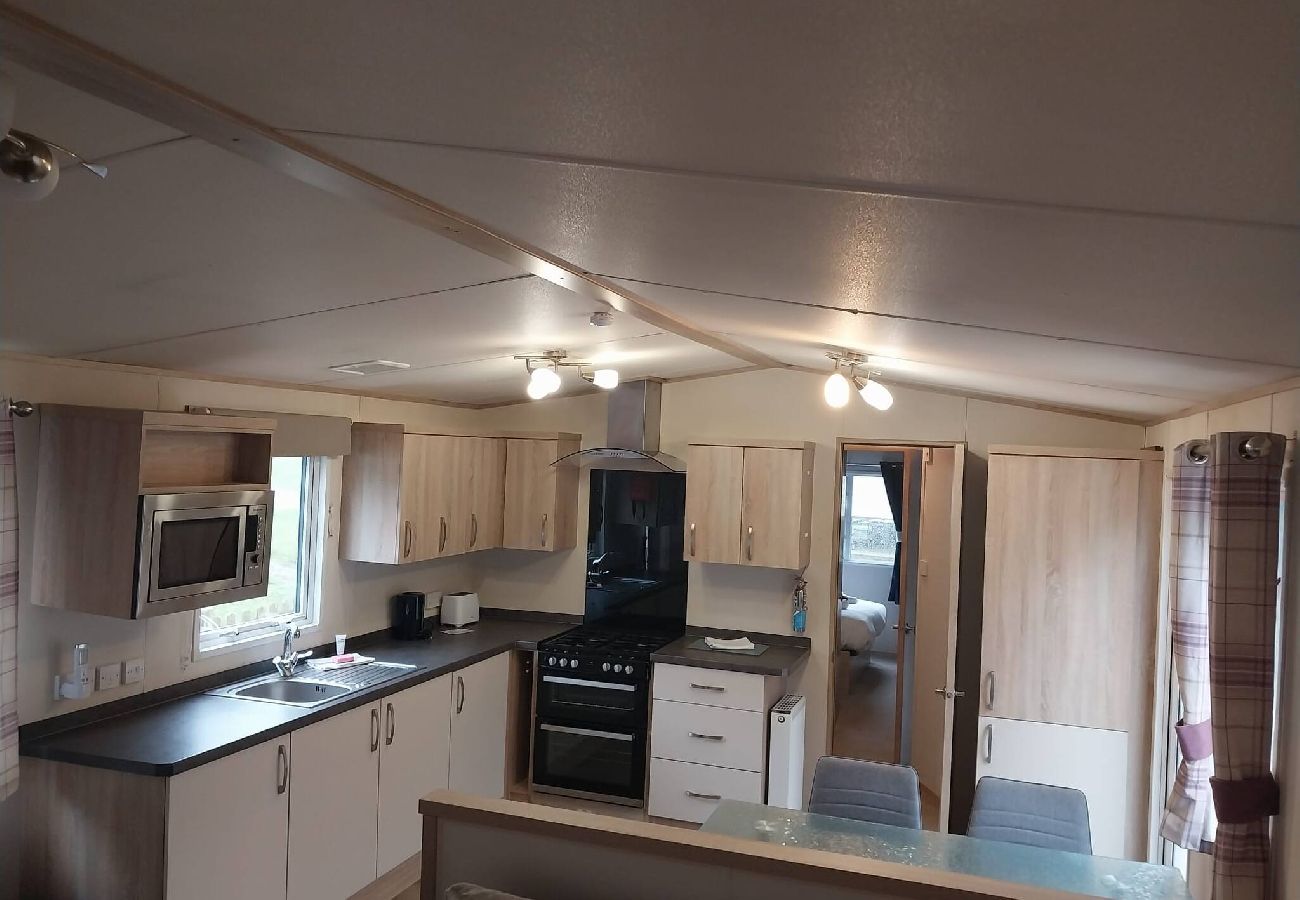 Mobile home in Hastings - Bluebell corner - with small enclosed decking 