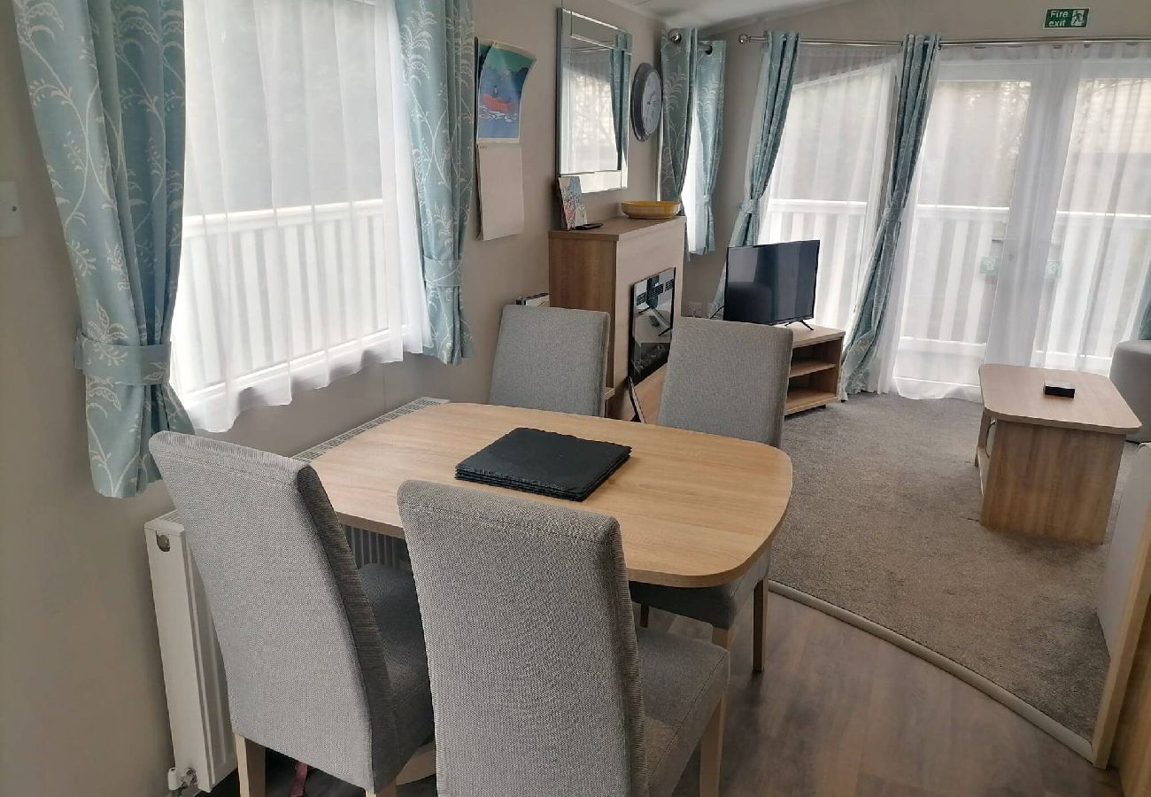 Mobile home in Hastings - Rhodown - sun on the terrace all round 