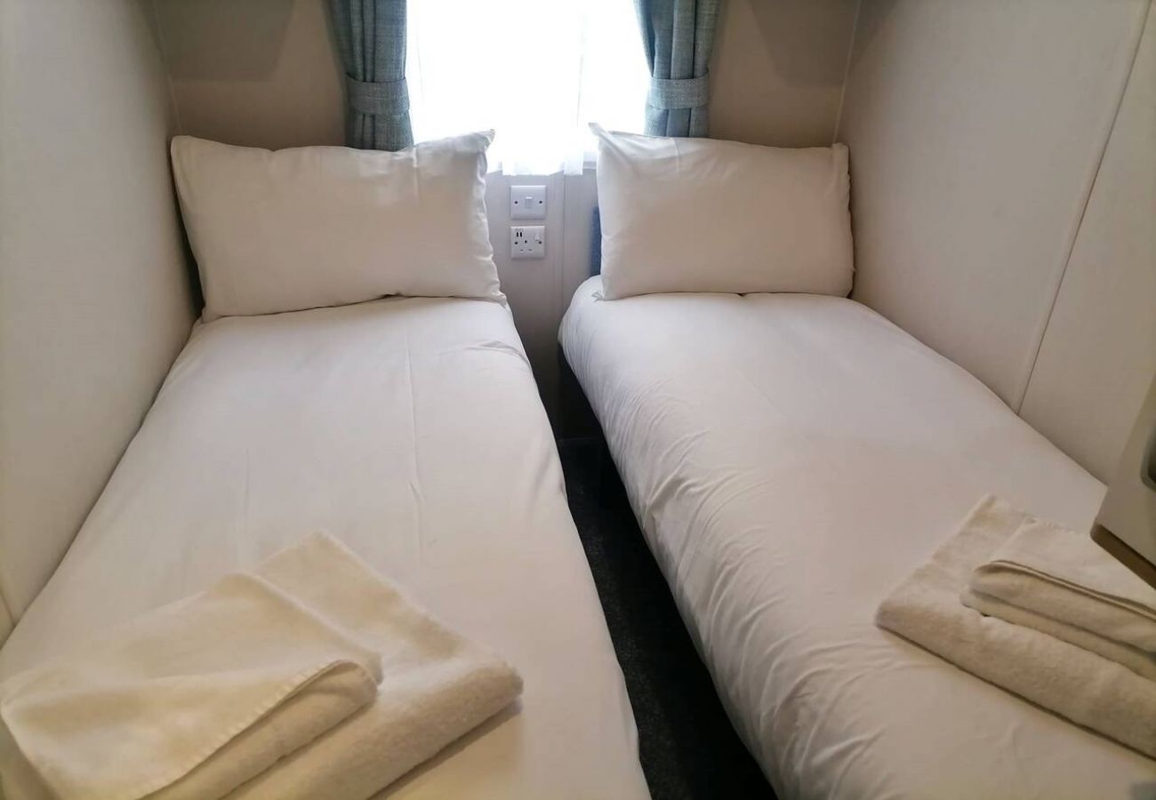 Mobile home in Hastings - Rhodown - sun on the terrace all round 