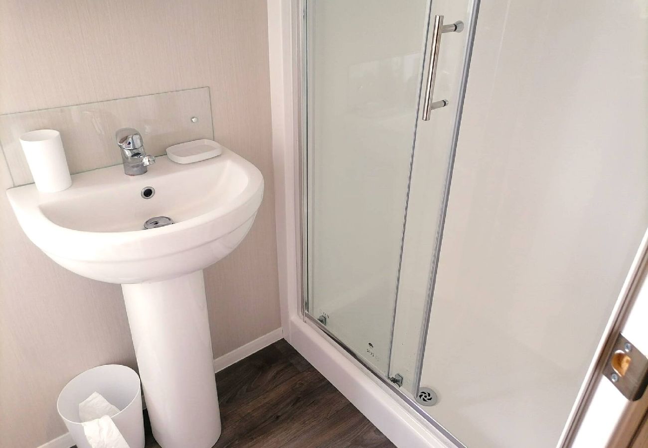 Mobile home in Hastings - Rhodown - sun on the terrace all round 