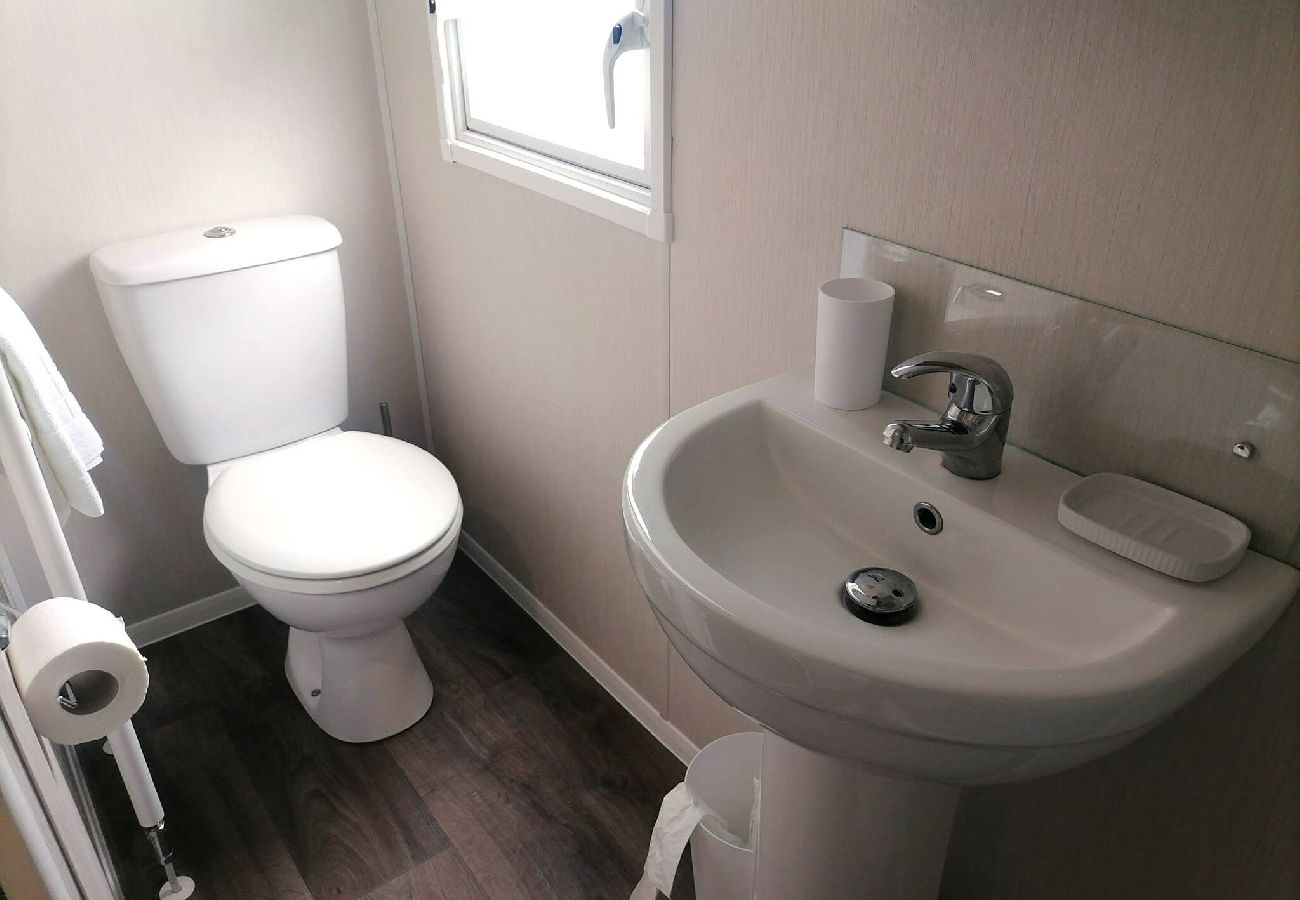 Mobile home in Hastings - Rhodown - sun on the terrace all round 