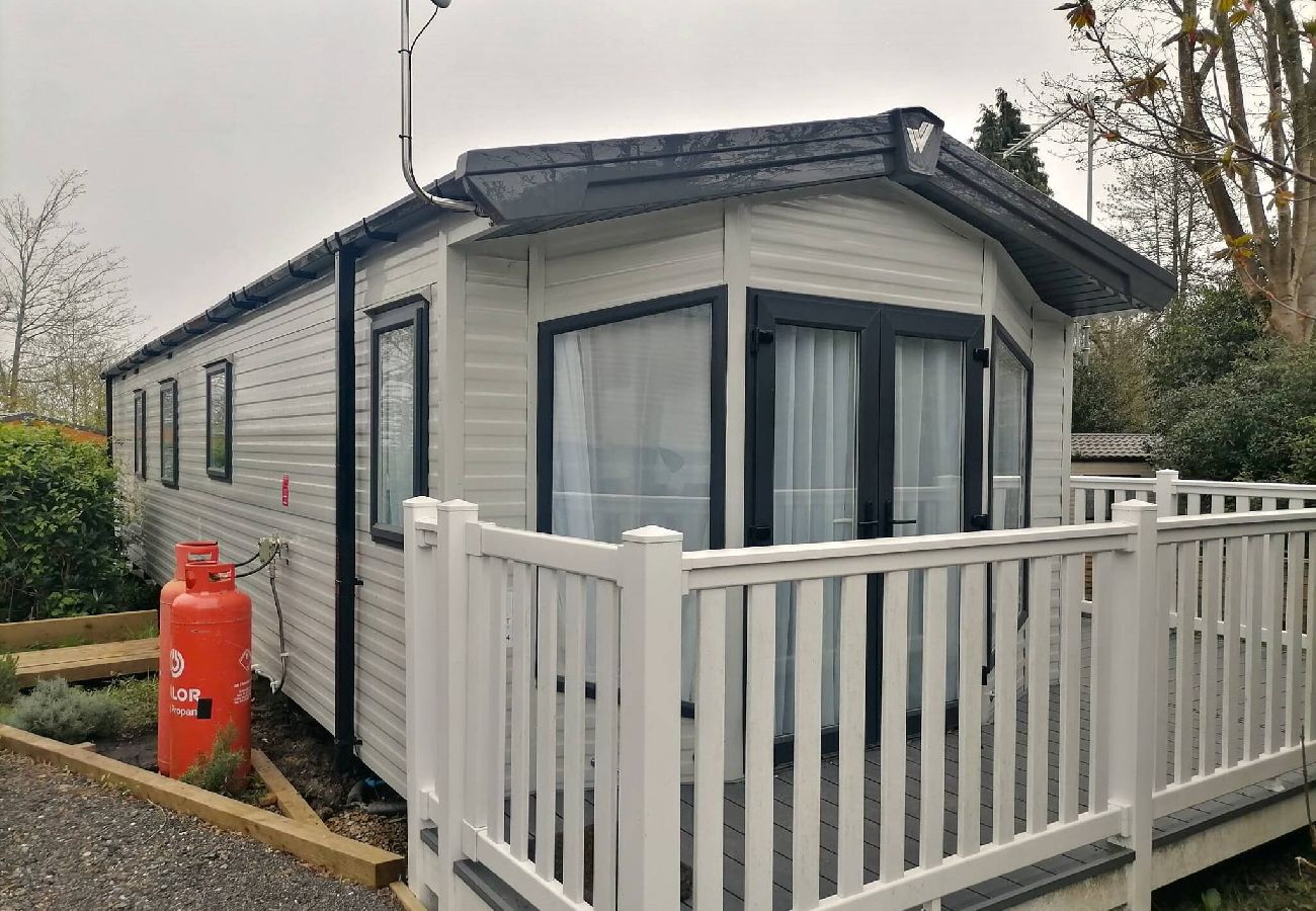 Mobile home in Hastings - Rhodown - sun on the terrace all round 
