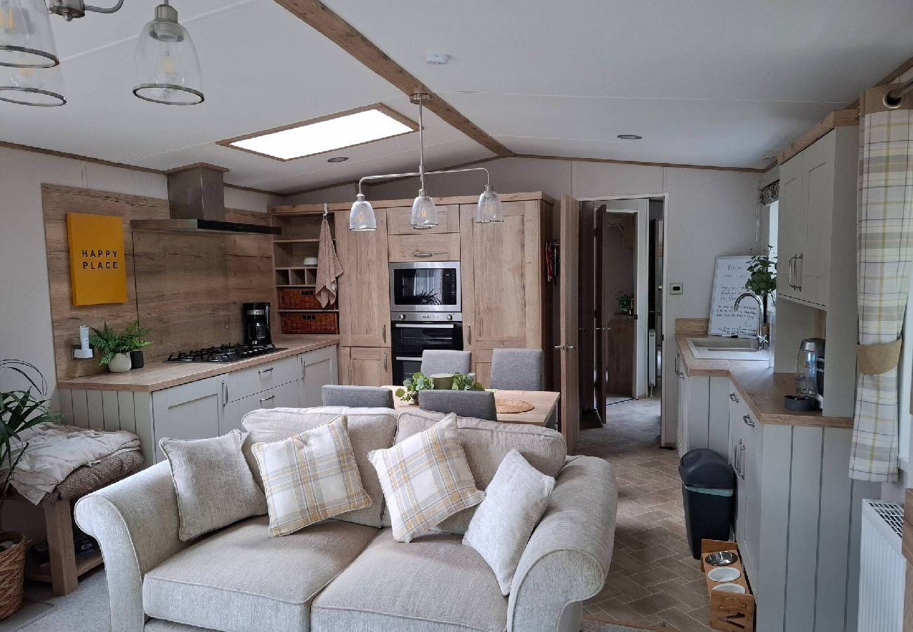 Mobile home in Hastings - Fir Tree - 2 bedrooms sleeps 5 