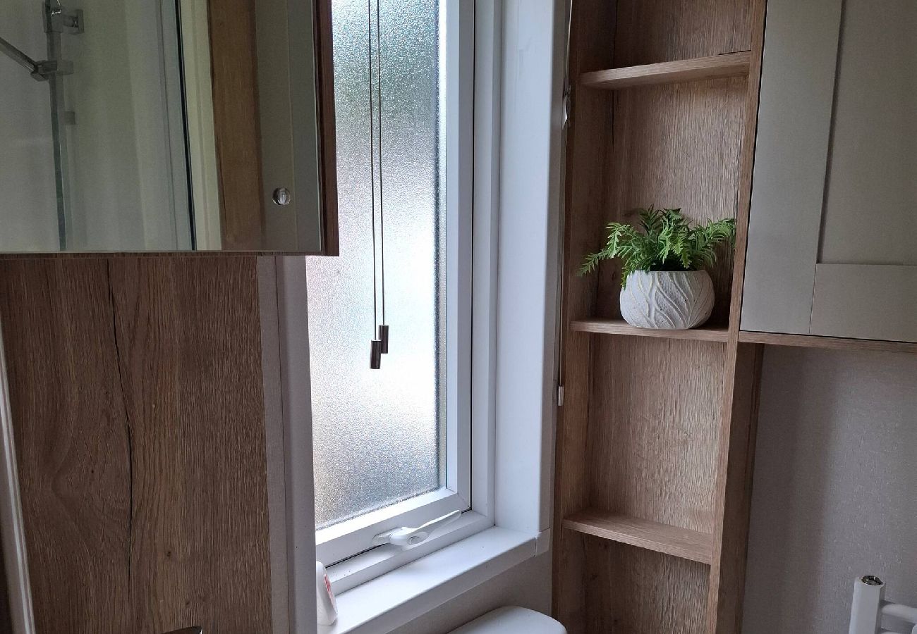 Mobile home in Hastings - Fir Tree - 2 bedrooms sleeps 5 