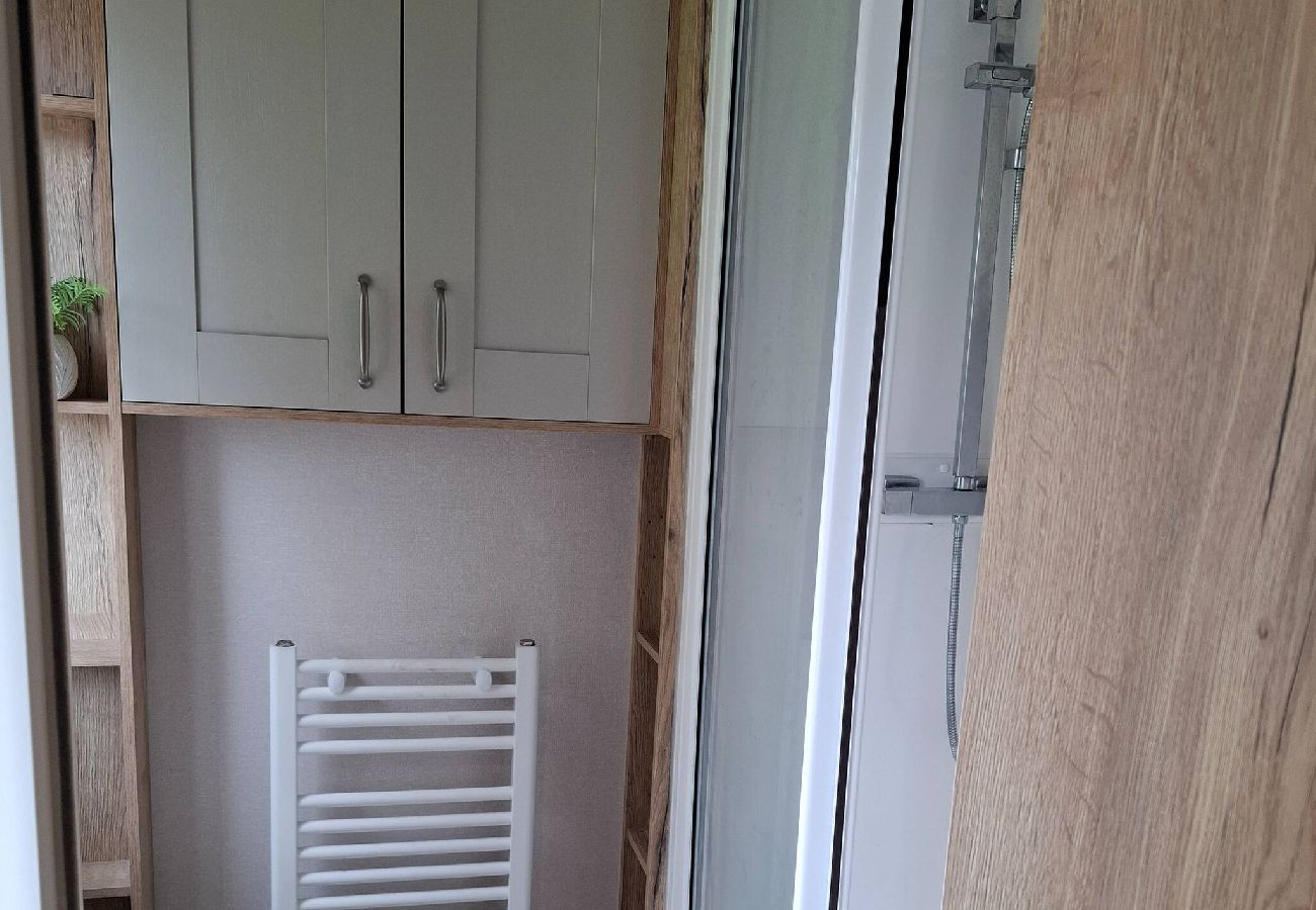 Mobile home in Hastings - Fir Tree - 2 bedrooms sleeps 5 