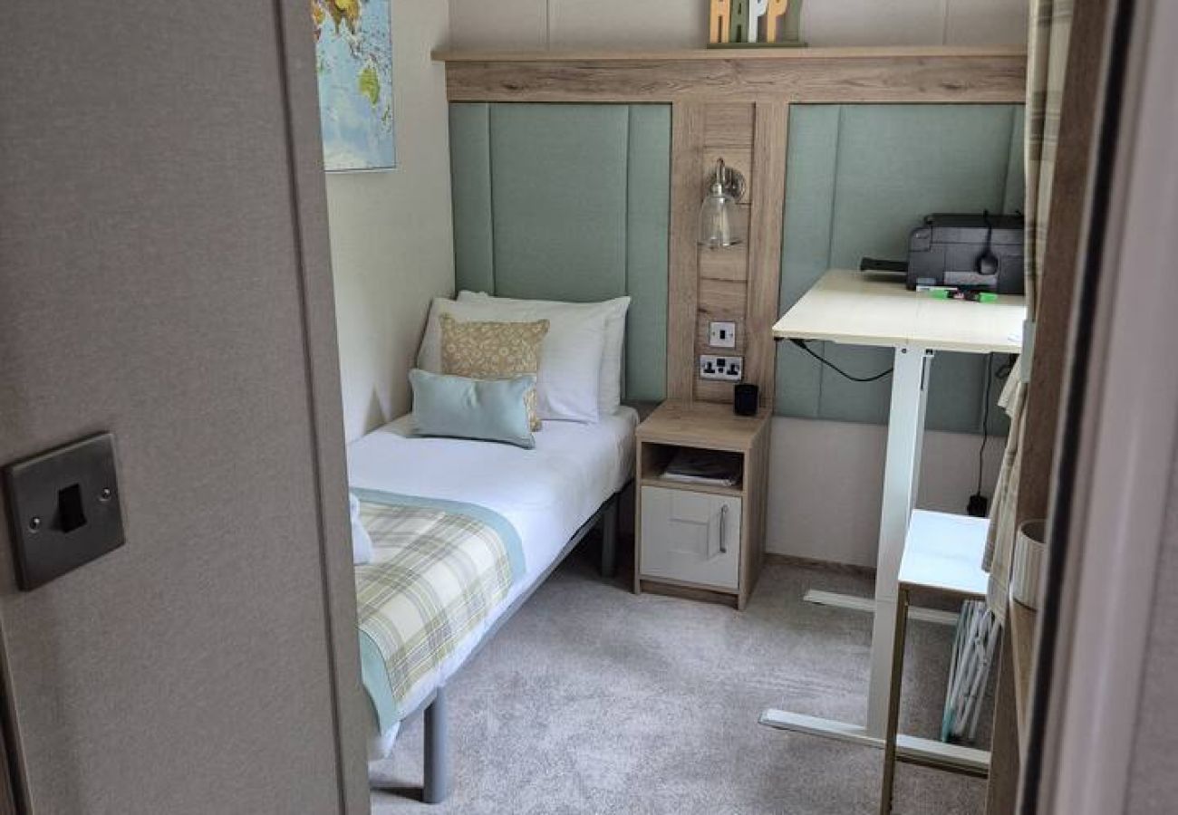 Mobile home in Hastings - Fir Tree - 2 bedrooms sleeps 5 