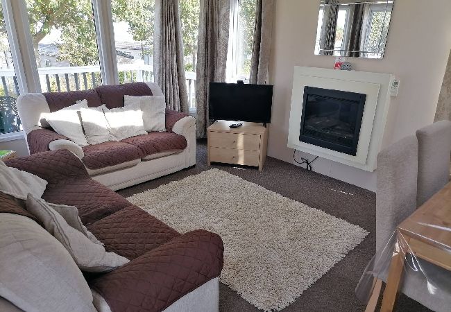 Mobile home in Allhallows - Thames view - Wheelchair-Friendly Static Caravan 