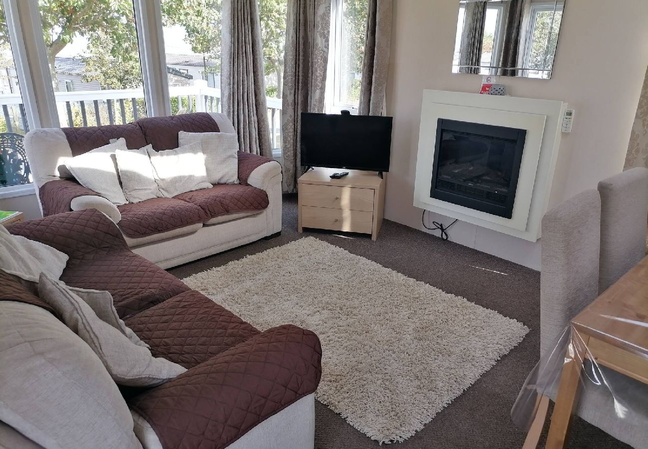 Mobile home in Allhallows - Thames view - Wheelchair-Friendly Static Caravan 