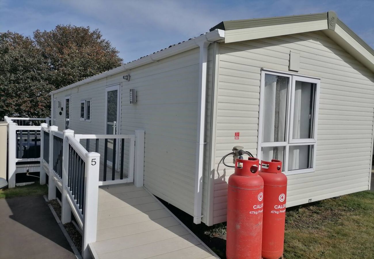 Mobile home in Allhallows - Thames view - Wheelchair-Friendly Static Caravan 