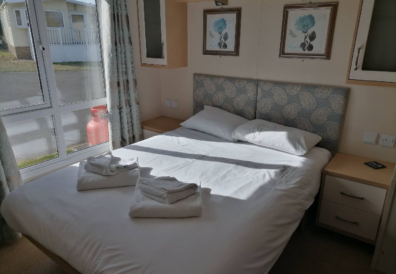 Mobile home in Allhallows - Thames view - Wheelchair-Friendly Static Caravan 