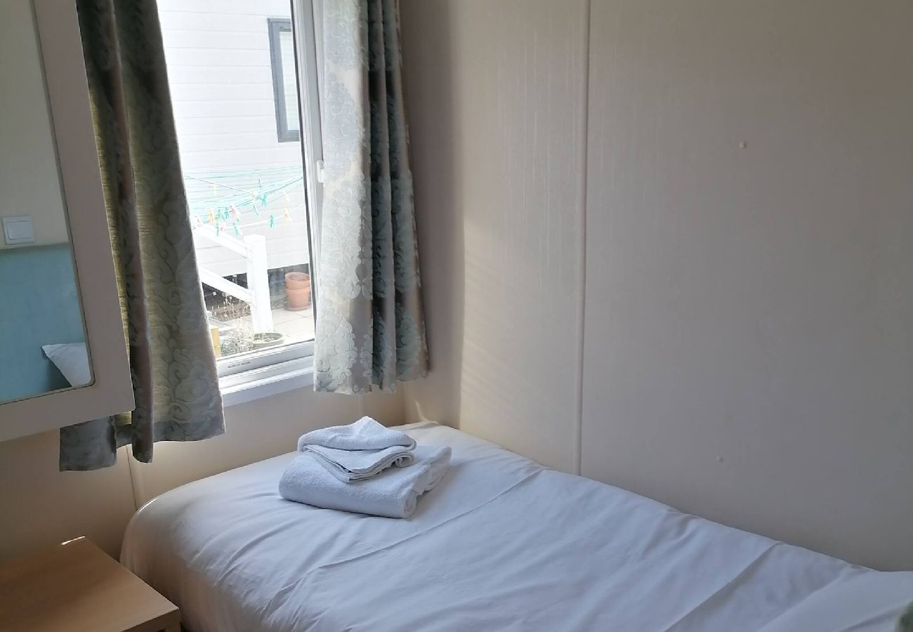 Mobile home in Allhallows - Thames view - Wheelchair-Friendly Static Caravan 