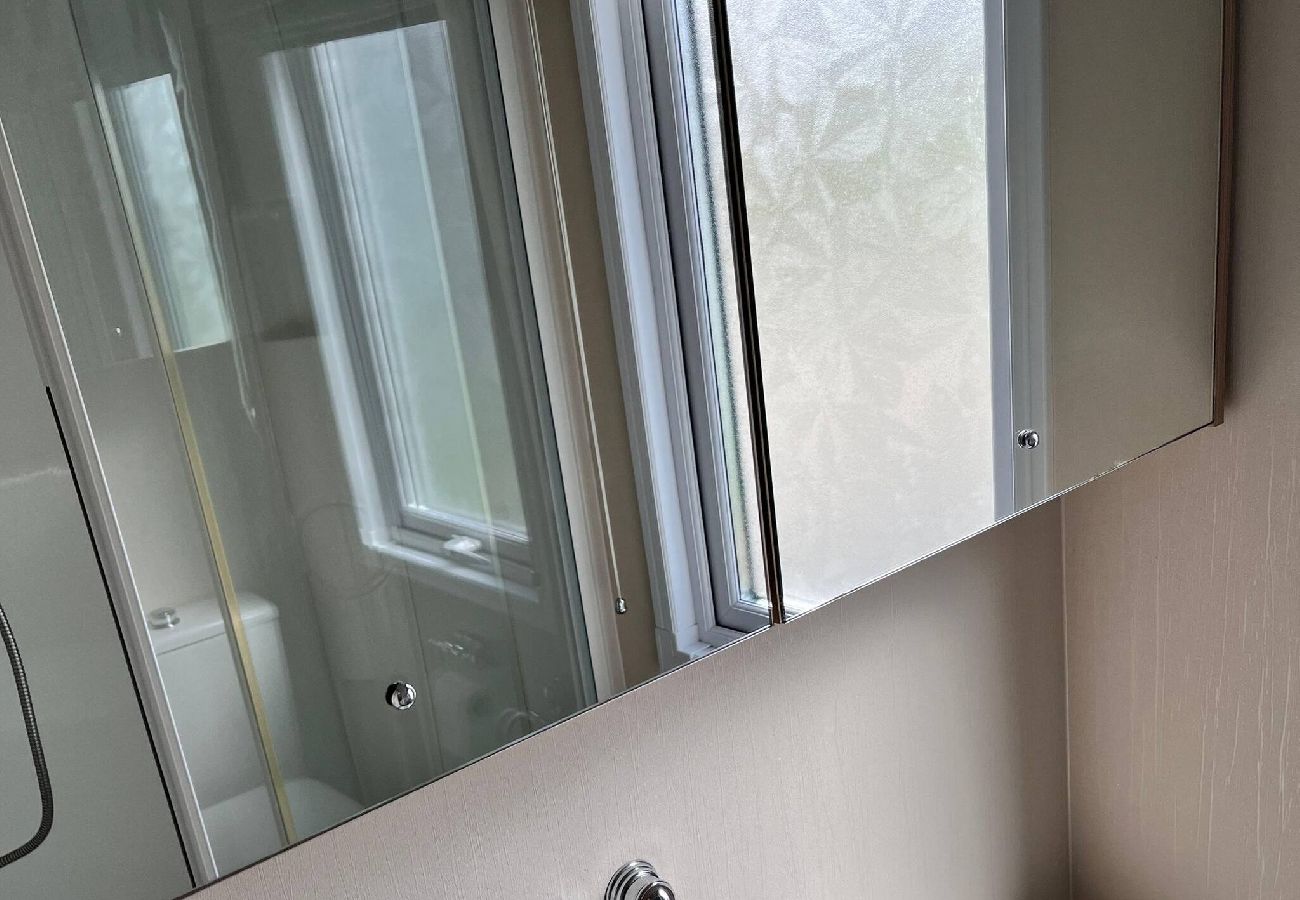 Mobile home in Allhallows - Thames view - Wheelchair-Friendly Static Caravan 