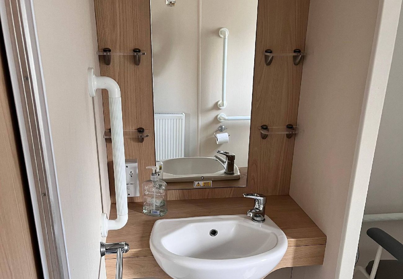 Mobile home in Allhallows - Thames view - Wheelchair-Friendly Static Caravan 