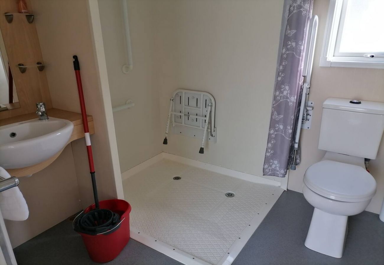 Mobile home in Allhallows - Thames view - Wheelchair-Friendly Static Caravan 