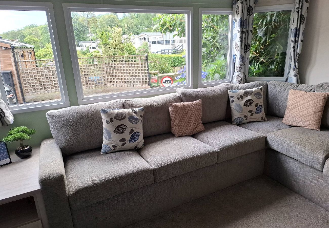 Mobile home in Hastings - Hillside retreat - 2 bedrooms sleeps 5 