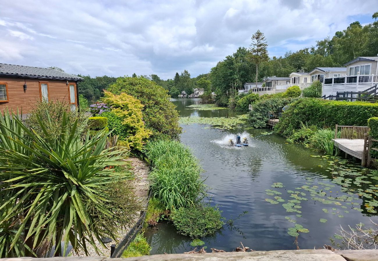 Mobile home in Hastings - Hillside retreat - 2 bedrooms sleeps 5 