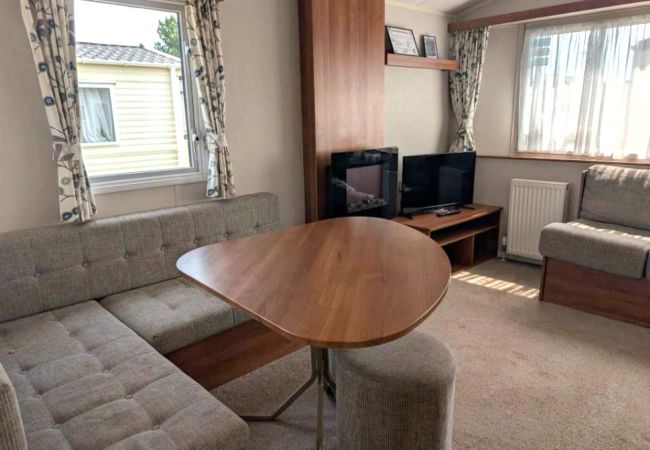 Mobile home in Dymchurch - Seashell Cove - 2 bedrooms sleeps 6