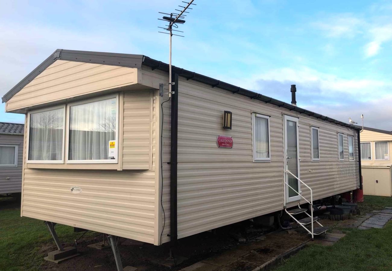 Mobile home in Dymchurch - Seashell Cove - 2 bedrooms sleeps 6