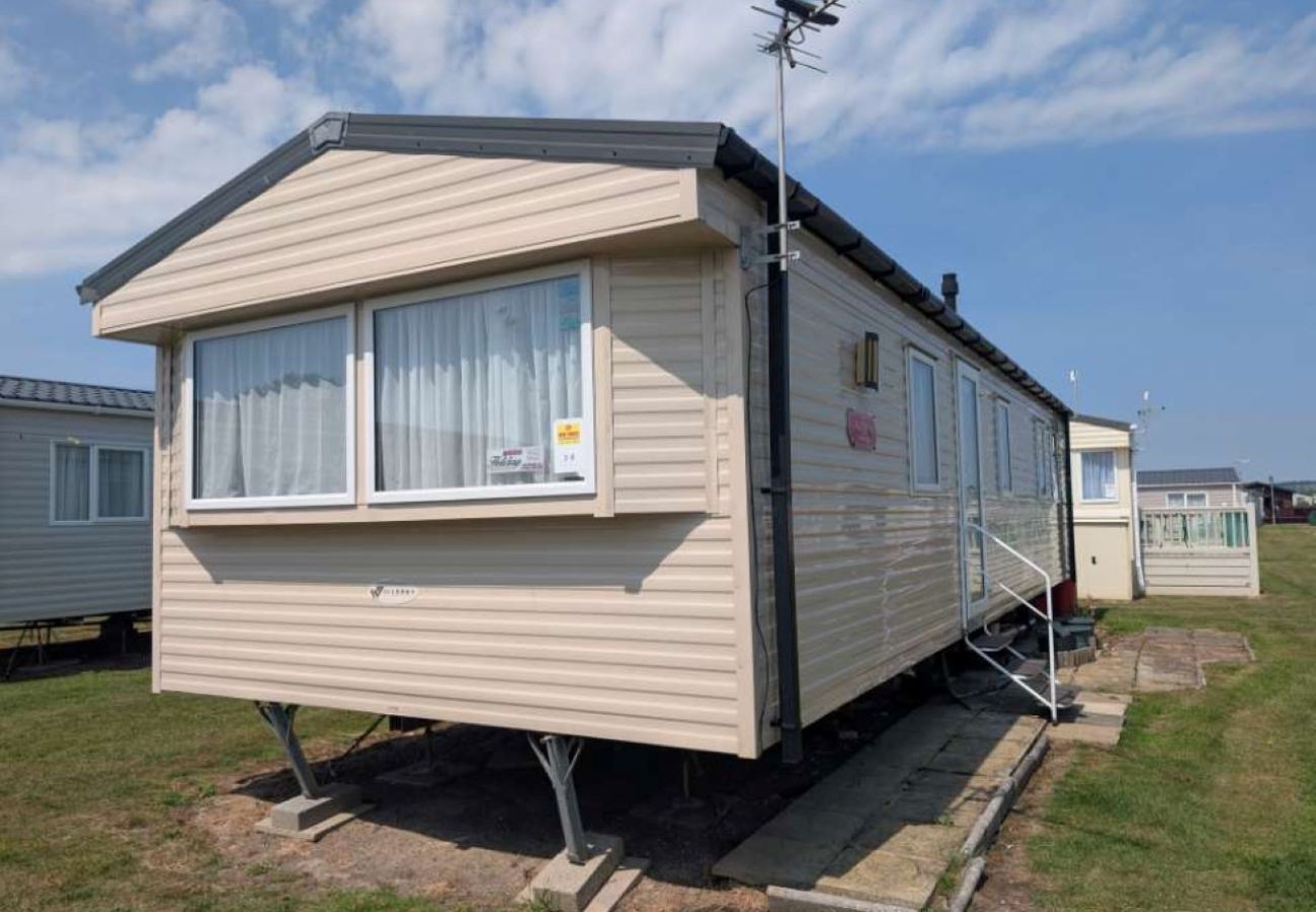 Mobile home in Dymchurch - Seashell Cove - 2 bedrooms sleeps 6