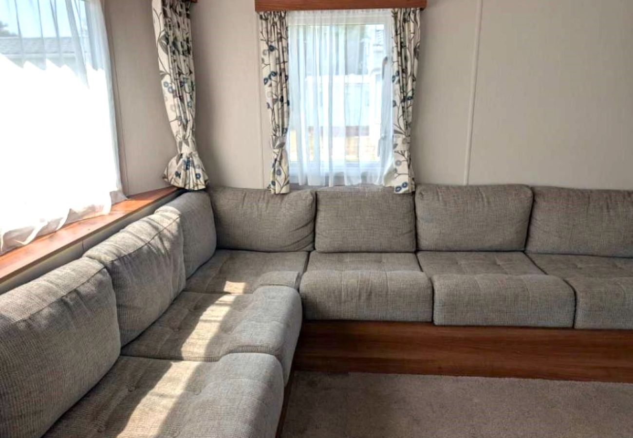 Mobile home in Dymchurch - Seashell Cove - 2 bedrooms sleeps 6