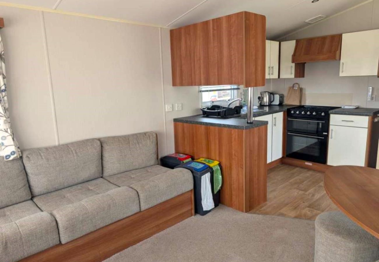 Mobile home in Dymchurch - Seashell Cove - 2 bedrooms sleeps 6