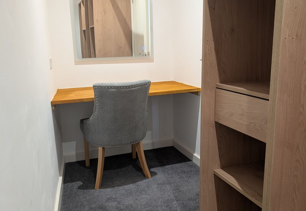 Rent by room in Hastings - Coastguard cafe room 1