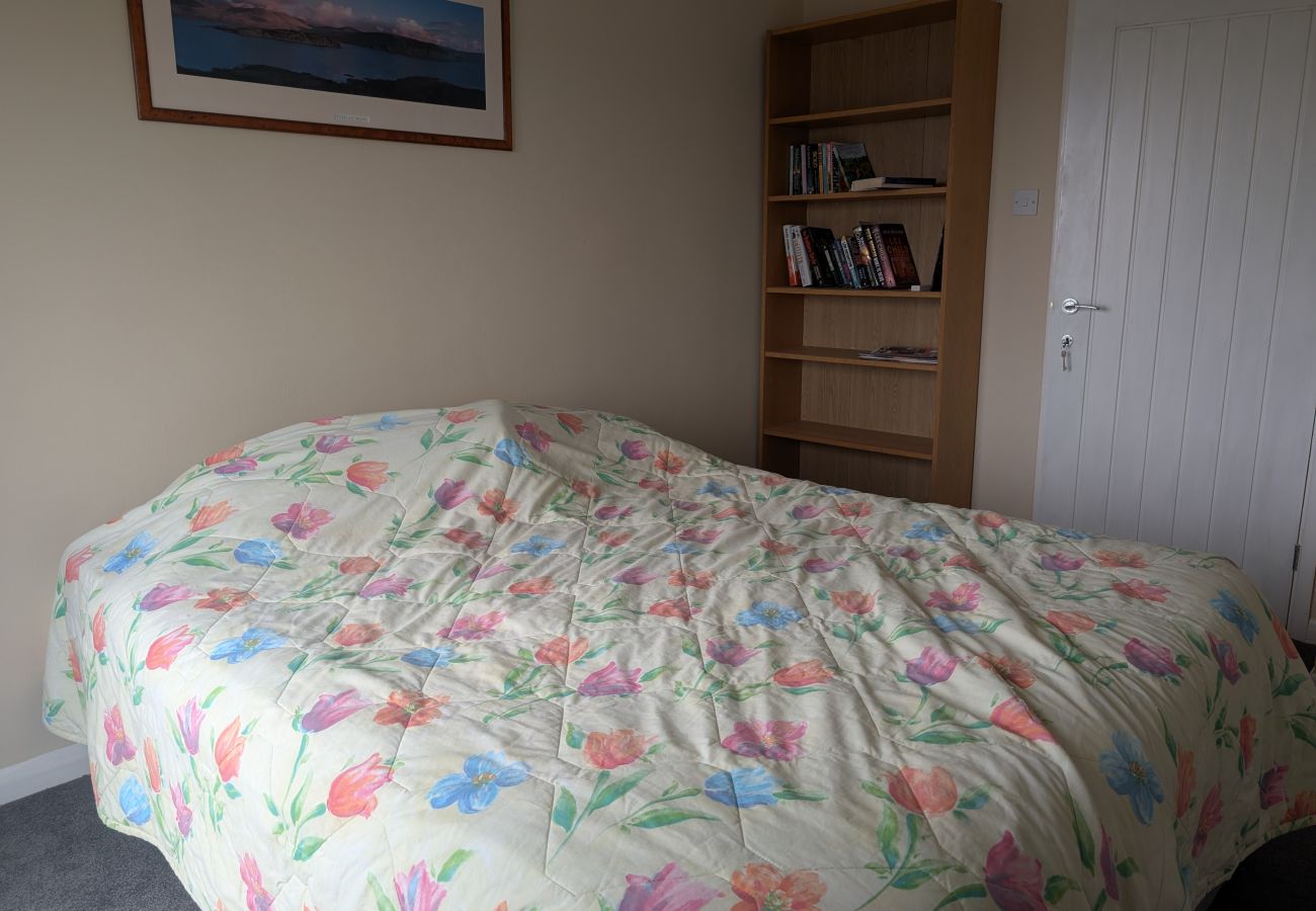 Rent by room in Hastings - Coastguard cafe room 2
