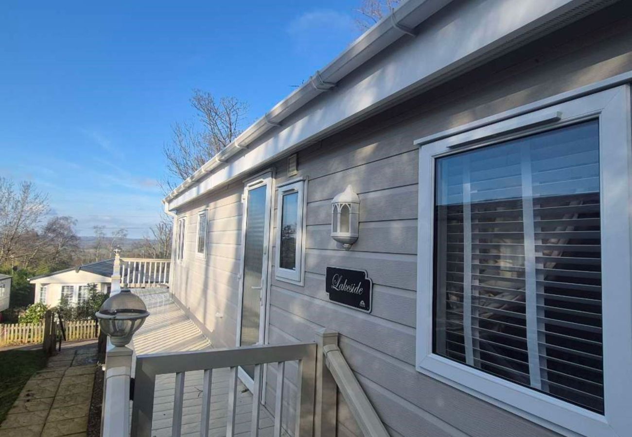 Mobile home in Hastings - Ashland - 2 bedrooms with decking sleeps 4