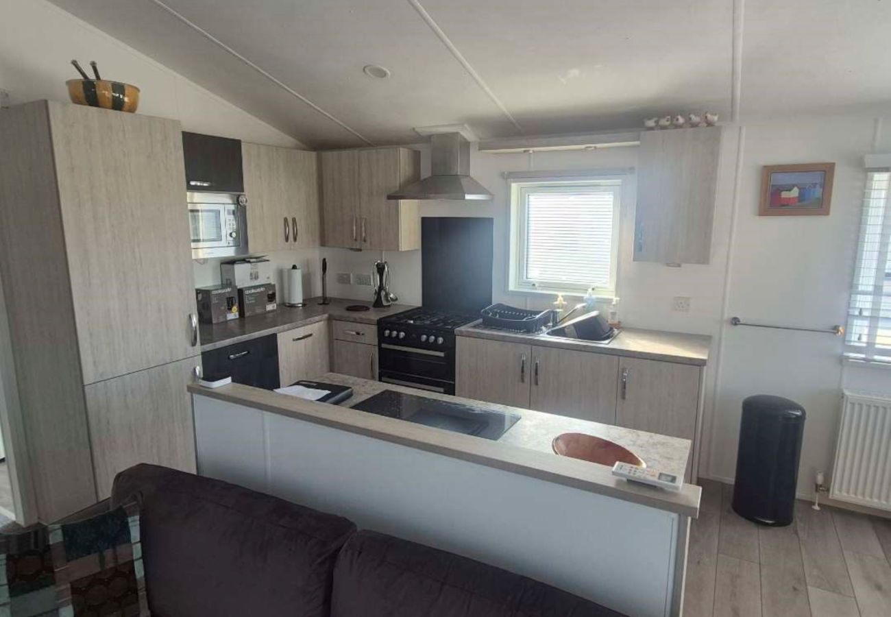 Mobile home in Hastings - Ashland - 2 bedrooms with decking sleeps 4