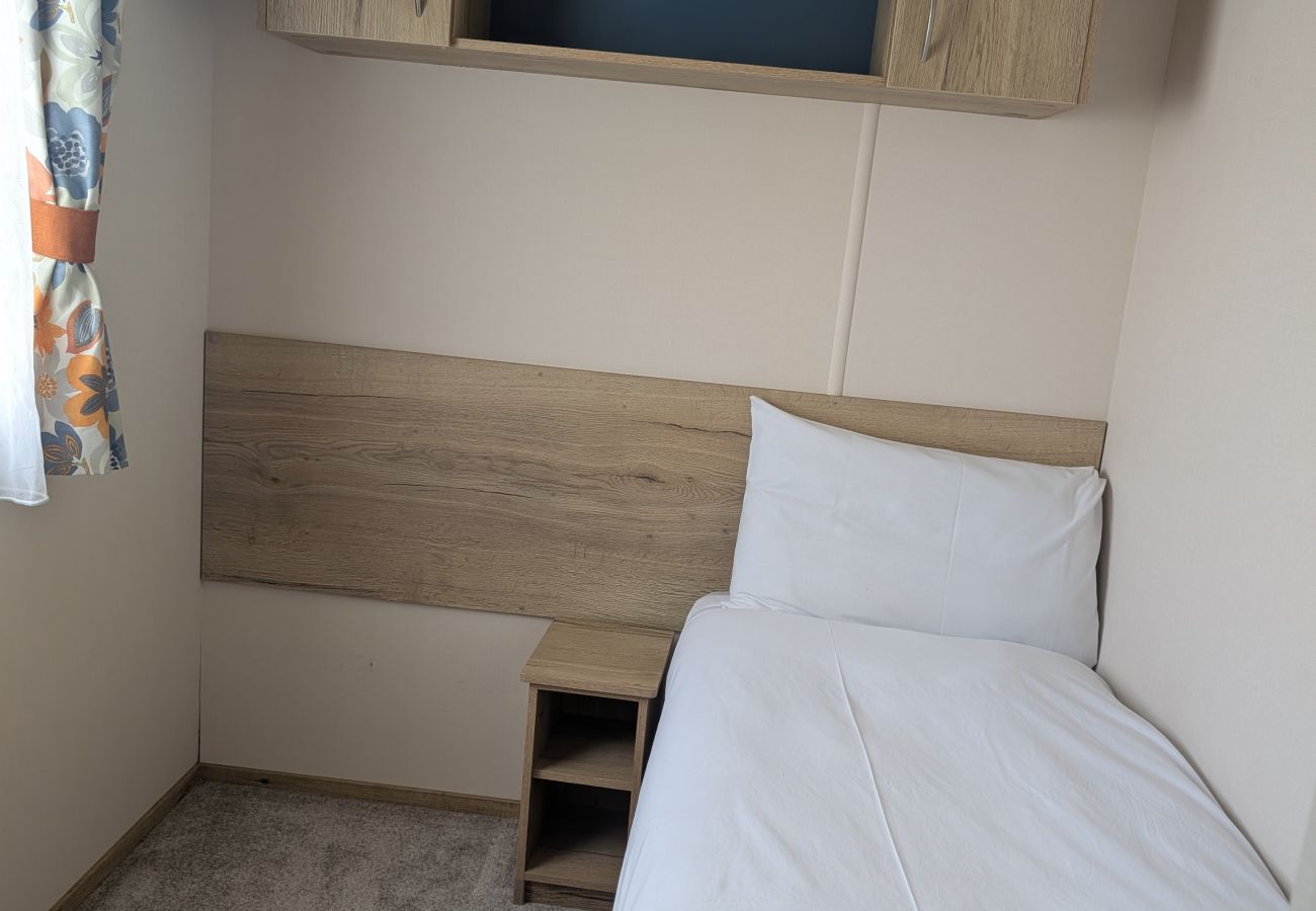 Mobile home in New Romney - Coastal Comfort – Relaxing 3-Bed Holiday Home at Marlie Holiday Park