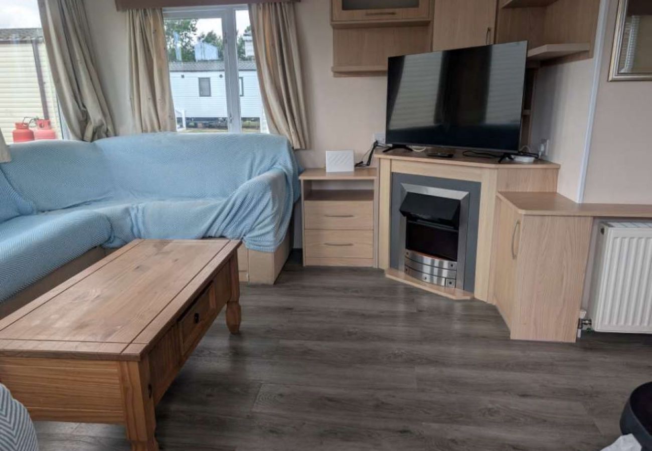 Mobile home in Dymchurch - Seaside Adventure - 2 bedrooms sleeps 6