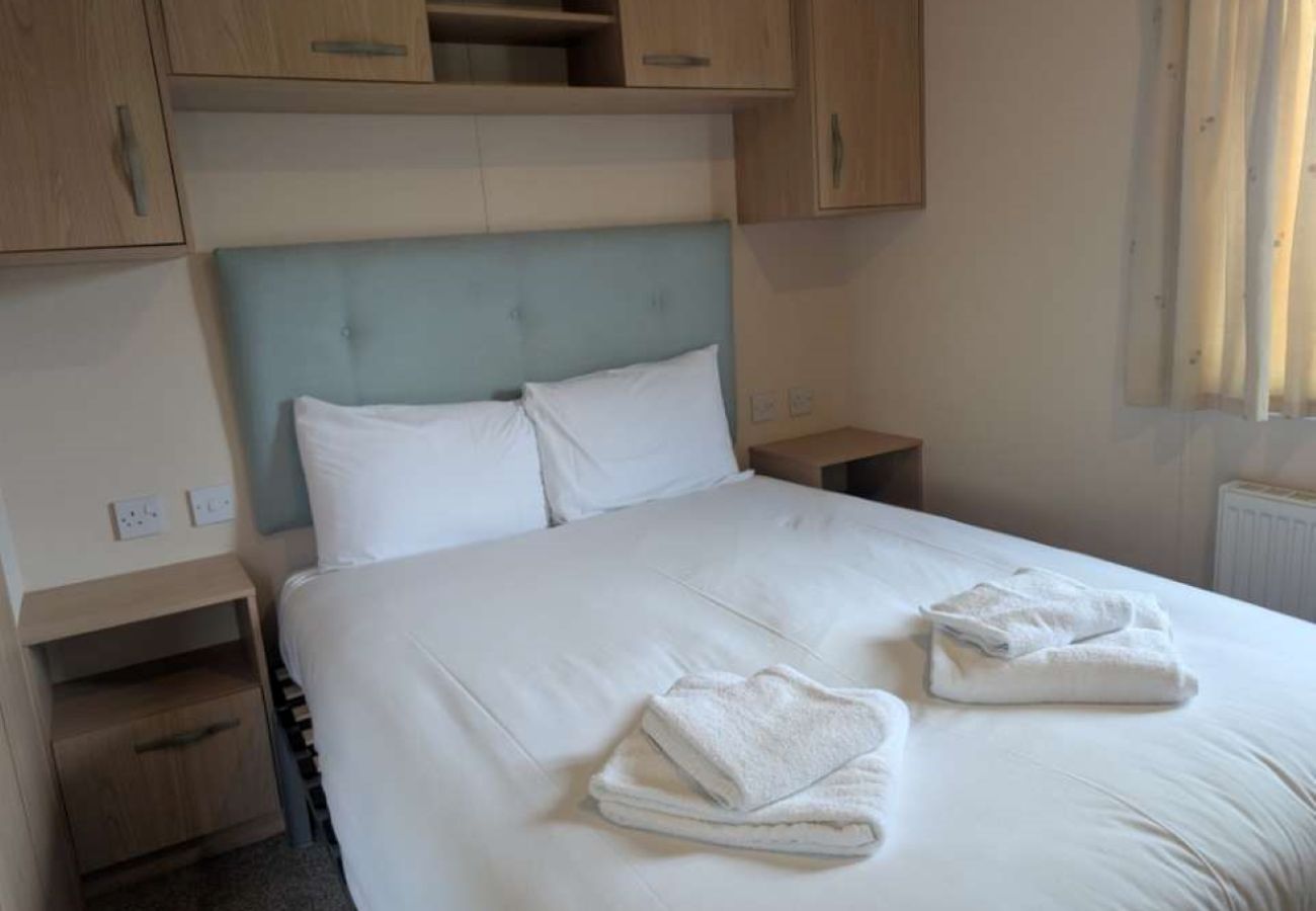Mobile home in Dymchurch - Seaside Adventure - 2 bedrooms sleeps 6