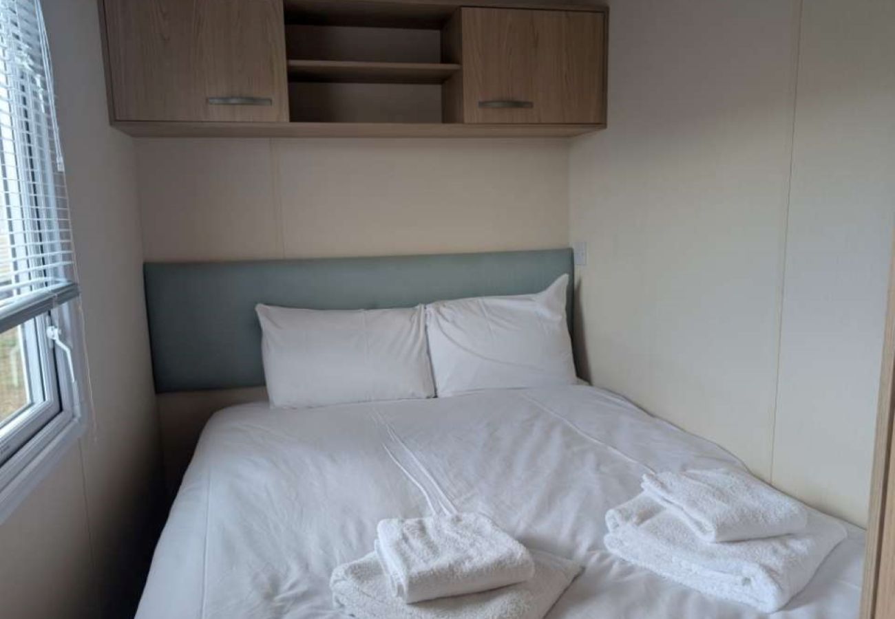 Mobile home in Dymchurch - Seaside Adventure - 2 bedrooms sleeps 6